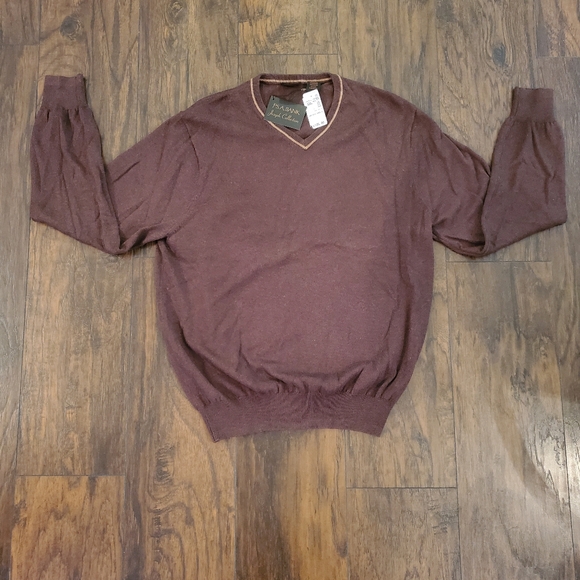 Jos. A. Bank Other - Josephe A. Banks NWT Cashmere V-Neck Sweater Size L